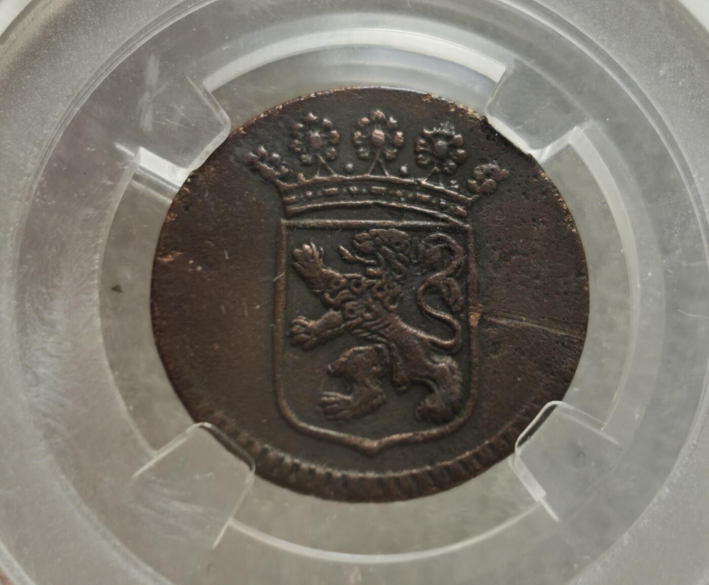 瓶子🏺第236期拍卖会  荷兰西印度公司（West-Indische Compagnie, WIC）于1767年发行的铜币，具体为荷兰泽兰省（Zeeland）分支的官方流通货币/代用币（Rental Token/Jeton）荷兰西印度公司（1621-1828年），荷兰共和国七大省分之一的泽兰省（Zeeland）议会授权发行