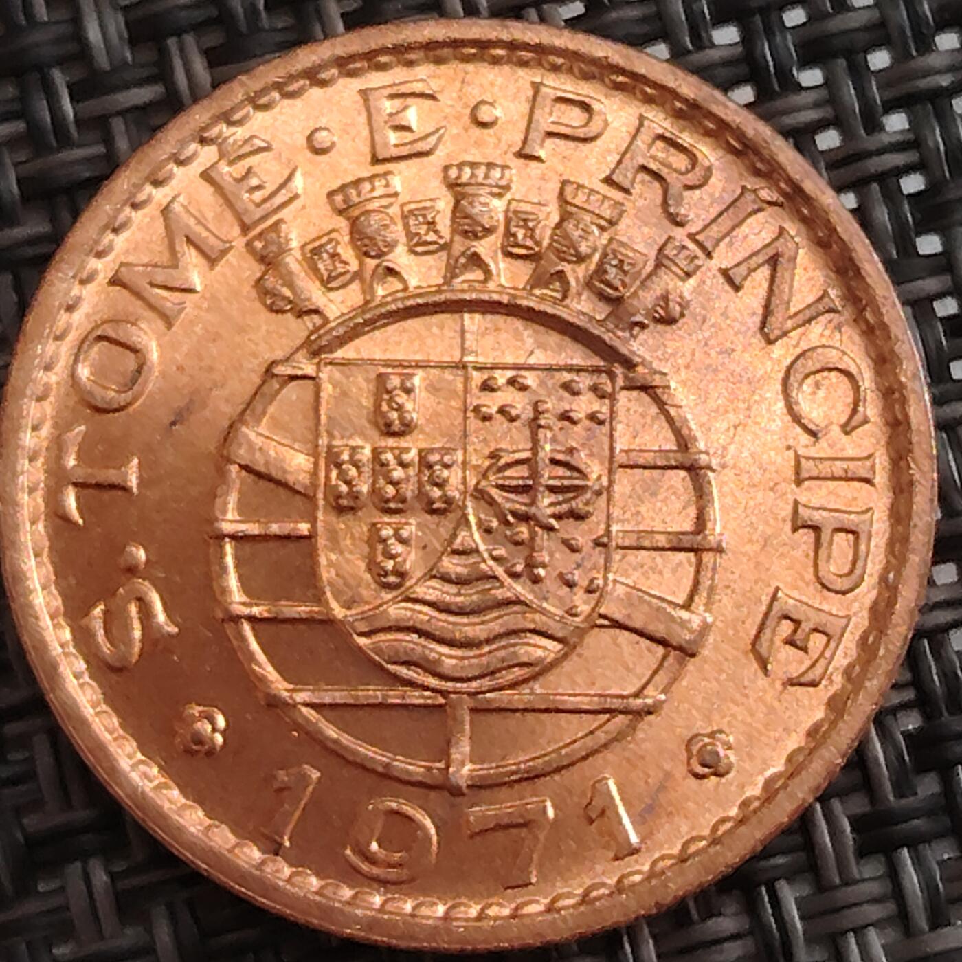 布加迪🐬～世界钱币(上海)🌾第 288 期 /  各国套币和散币 葡属圣多美普林西比 1971年 1埃斯库多