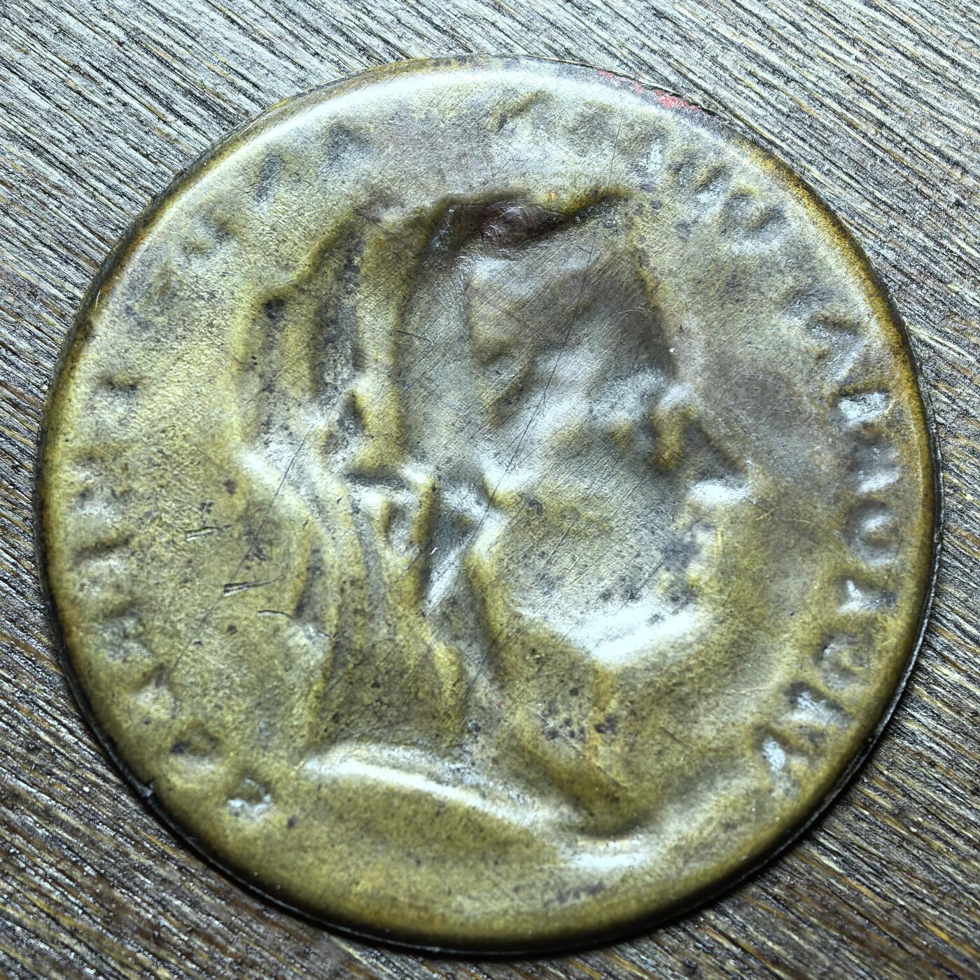 一枚维多利亚女王单面铜章