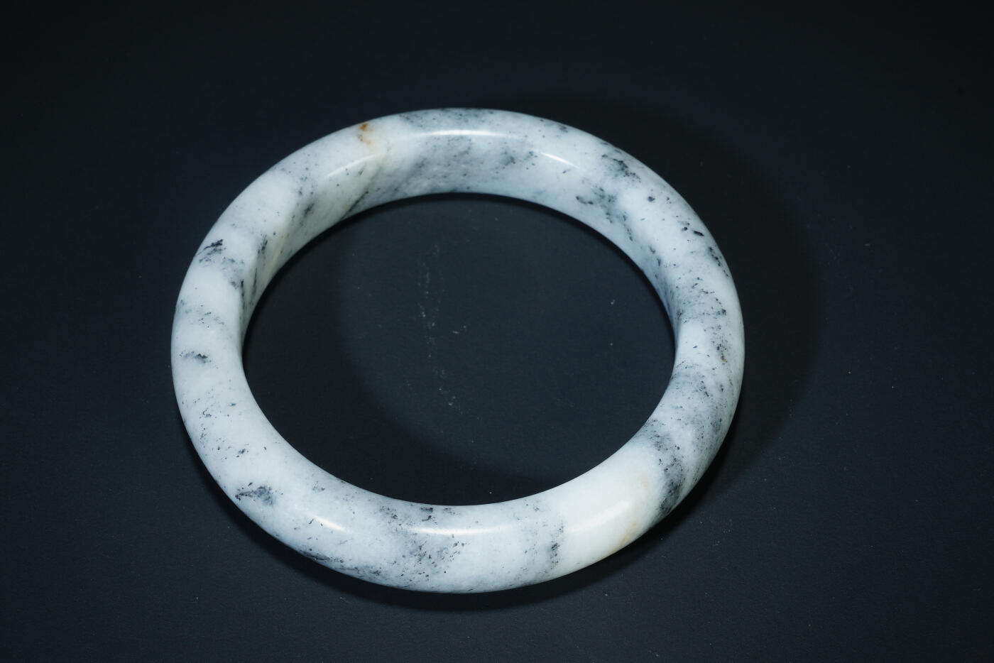 上海都达杂项专场六十九【全场包邮】 天然和田玉点墨青花手镯96-31