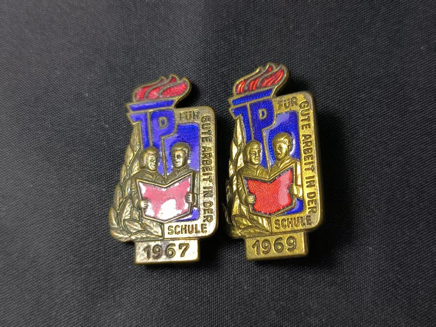 云宸嘉赏-勋臻佳藏四月精品甄选场次（低佣 一元一手） 民主德国先锋队优秀学业证章 早期热珐琅版一对