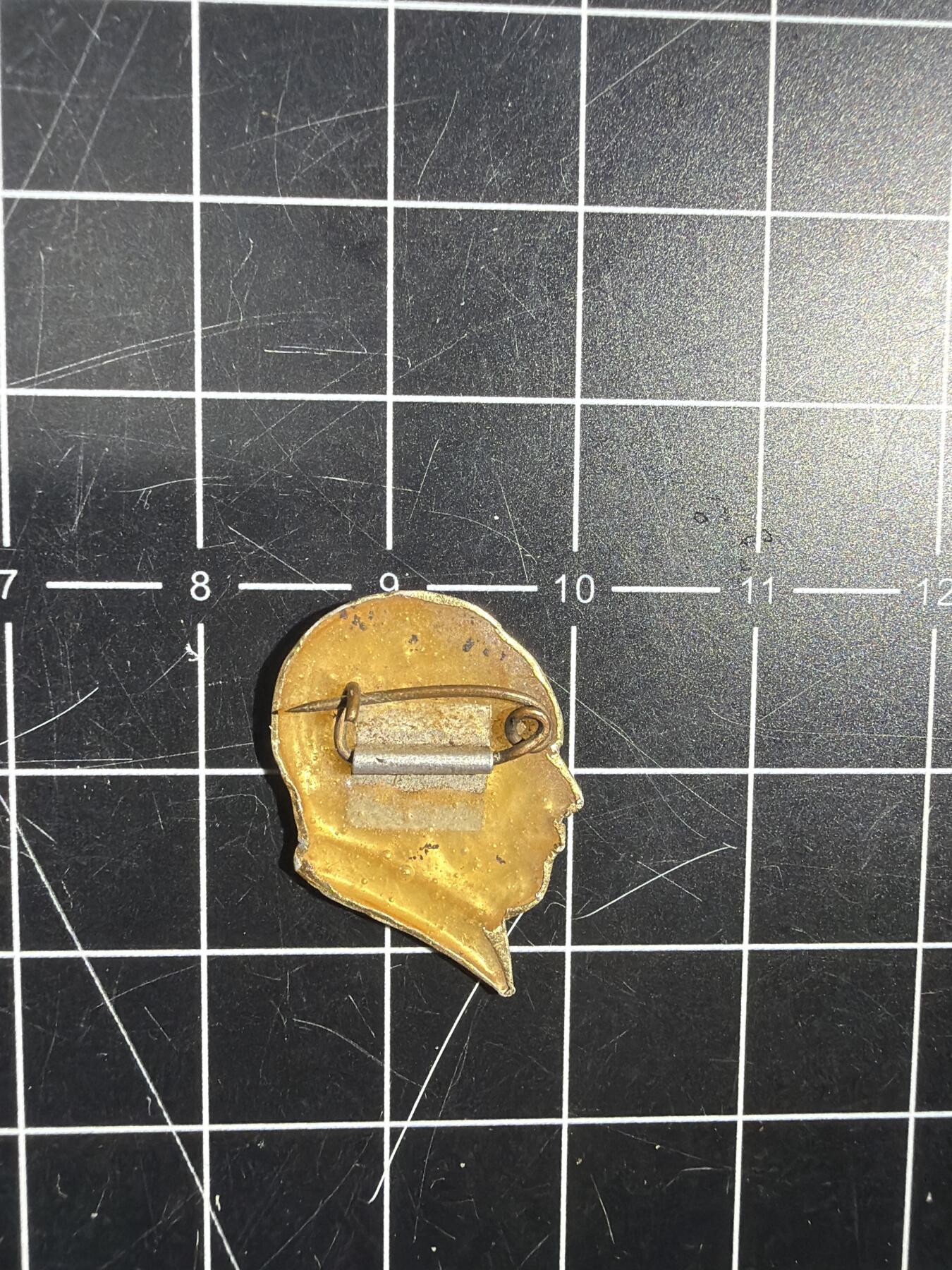 古冰库章牌勋赏收藏0起拍卖 人头造型毛章 出造型必备