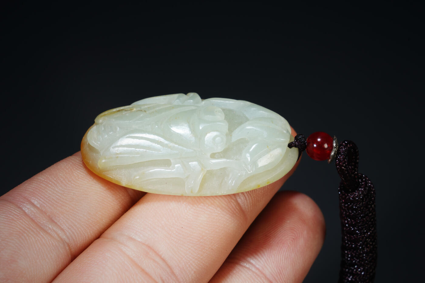 上海都达杂项专场六十九【全场包邮】 天然和田玉精雕《一鸣惊人》挂件 附鉴定证书96-34
