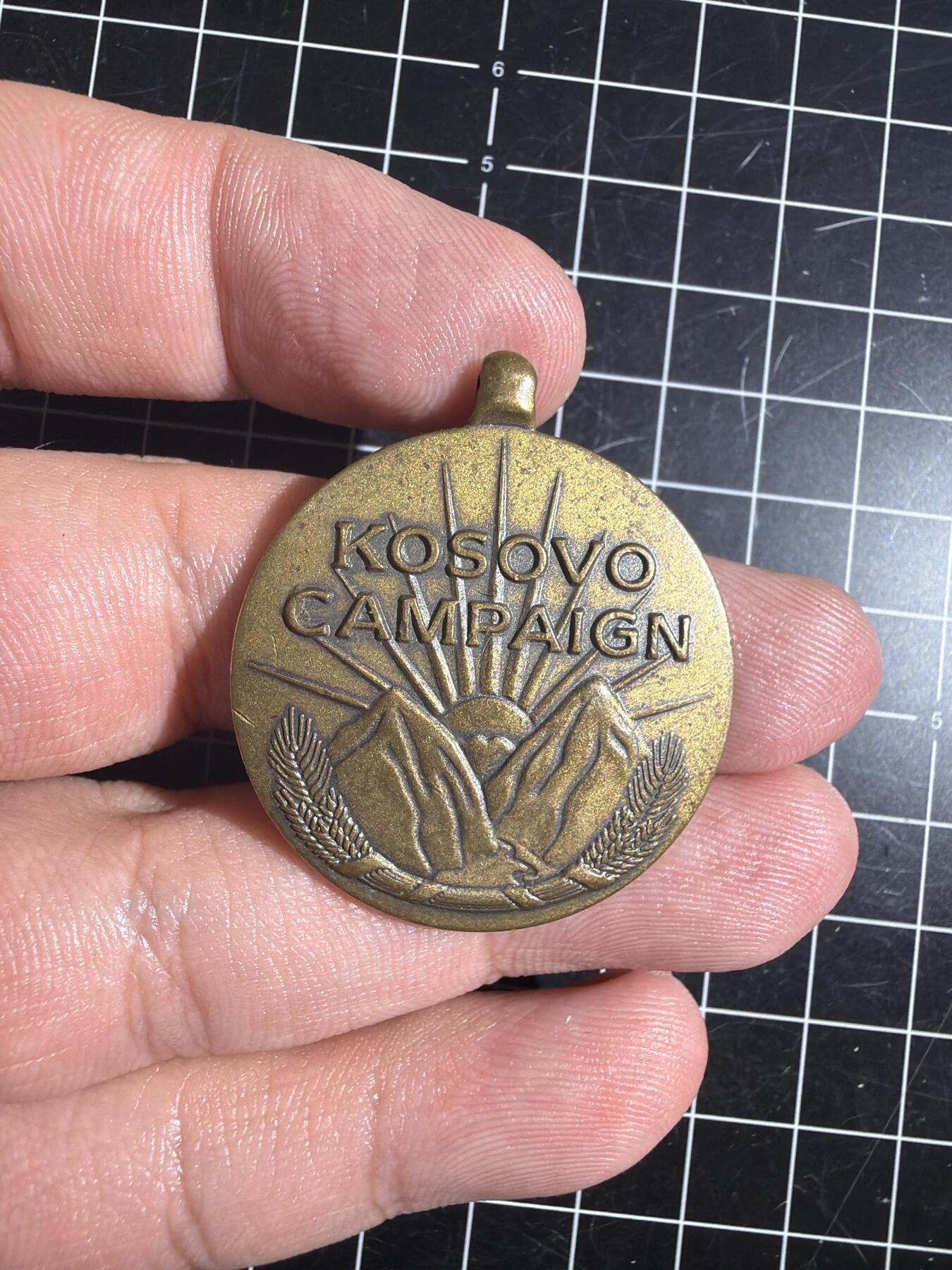 古冰库章牌勋赏收藏0起拍卖 美国北约科索沃战役奖章