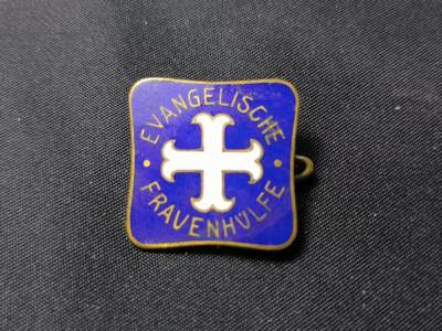 云宸嘉赏-勋臻佳藏四月精品甄选场次（低佣 一元一手） - 五十年代德国铜珐琅老证章-德意志联邦共和国 新教（路德宗）姐妹互助会证章