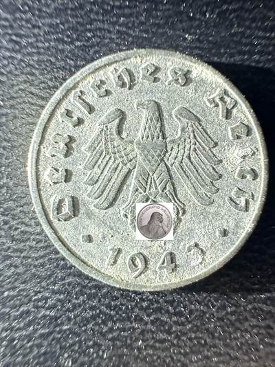 丙午马年四月第二场 。本期更新各类稀有品种 - 德三1943年1芬尼。品相如图。属于二战时期。需要原图请联系本店。（不设起拍放漏）