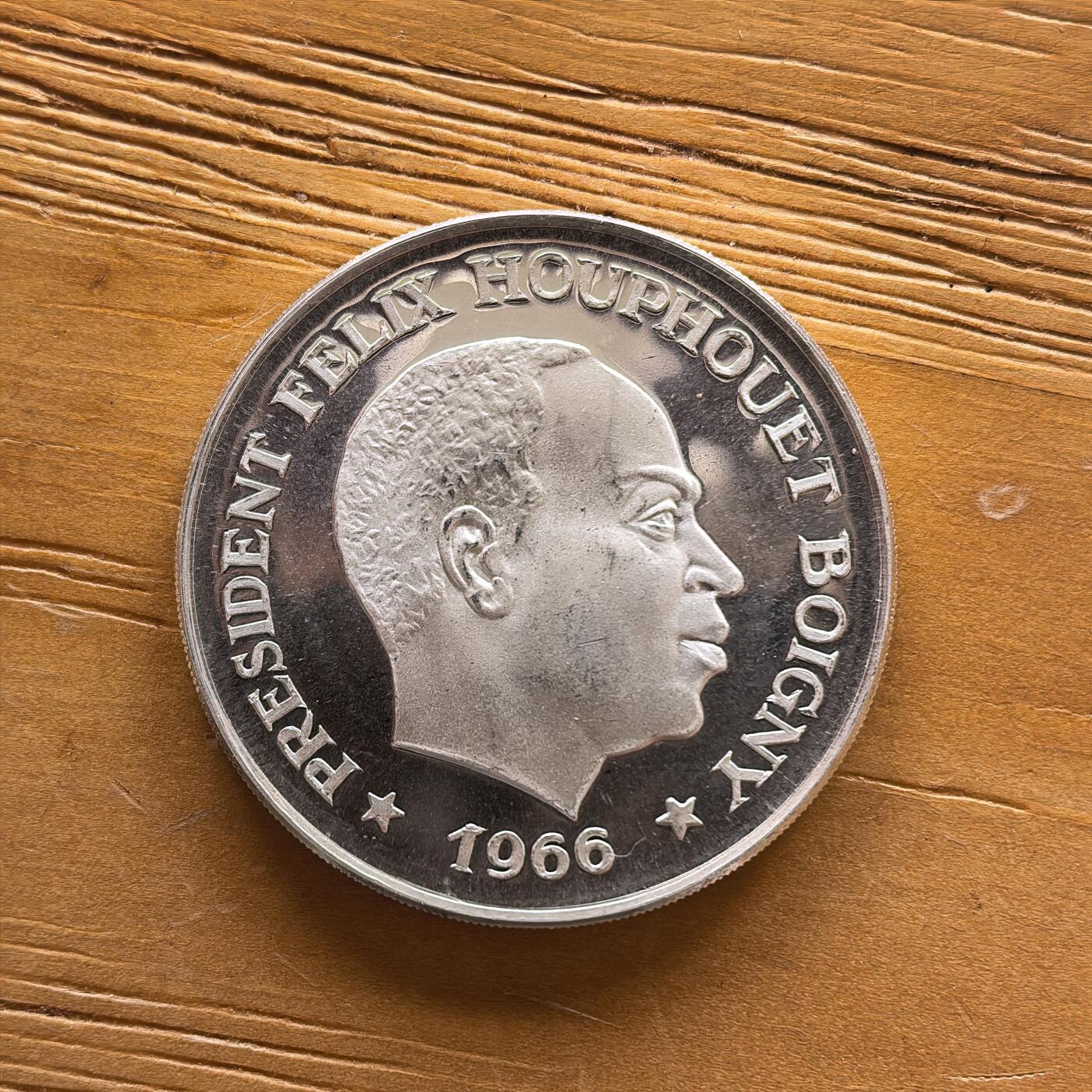 道一币馆币章第一百七十三场 科特迪瓦1966年大象10法郎银币  25g 925s