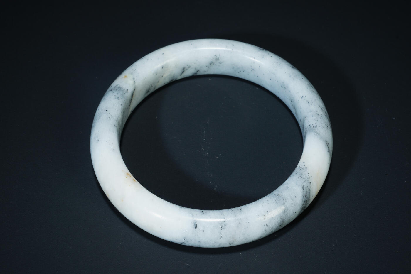 上海都达杂项专场六十九【全场包邮】 天然和田玉点墨青花手镯96-31