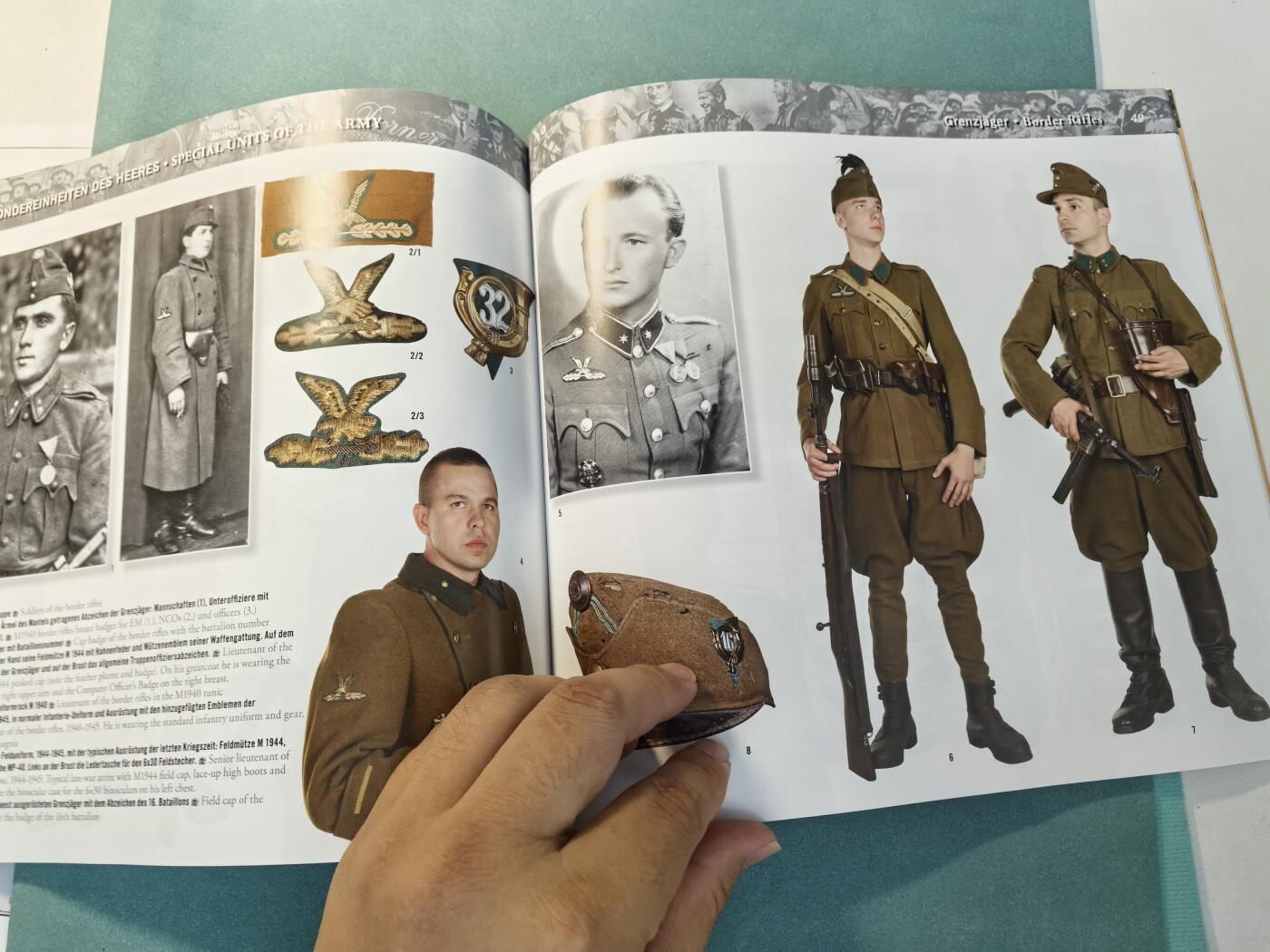 盛世勋华——号角文化勋章邮票专场拍卖第313期 匈牙利出版 匈牙利二战陆军制服 非常专业的文献