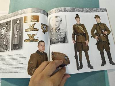 盛世勋华——号角文化勋章邮票专场拍卖第319期 匈牙利出版 匈牙利二战陆军制服 非常专业的文献