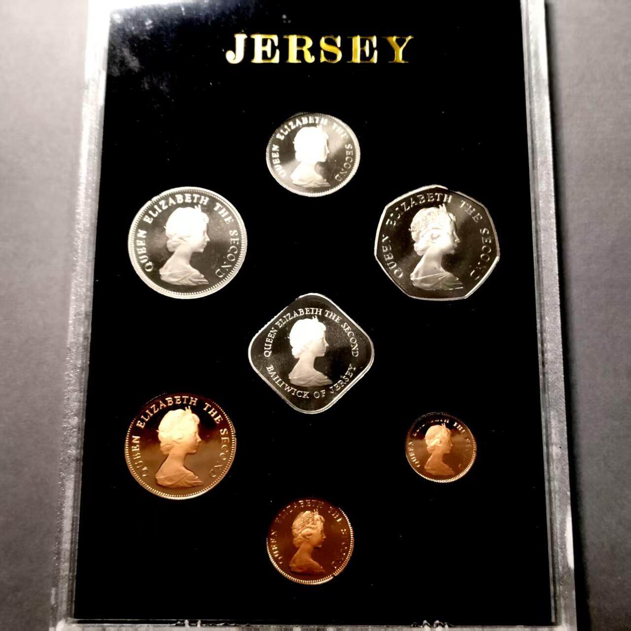 长老汇马年精选第十六场拍卖 泽西岛1981年7枚套精制套币，含黑斯廷斯战役菱形精制纪念币，盒证齐全，盒装少见