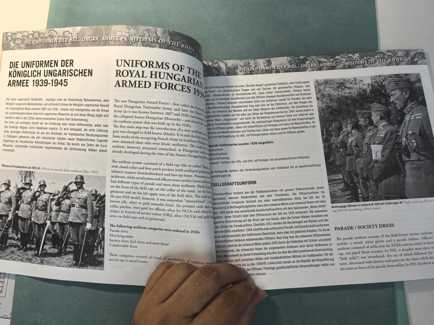 盛世勋华——号角文化勋章邮票专场拍卖第313期 匈牙利出版 匈牙利二战陆军制服 非常专业的文献