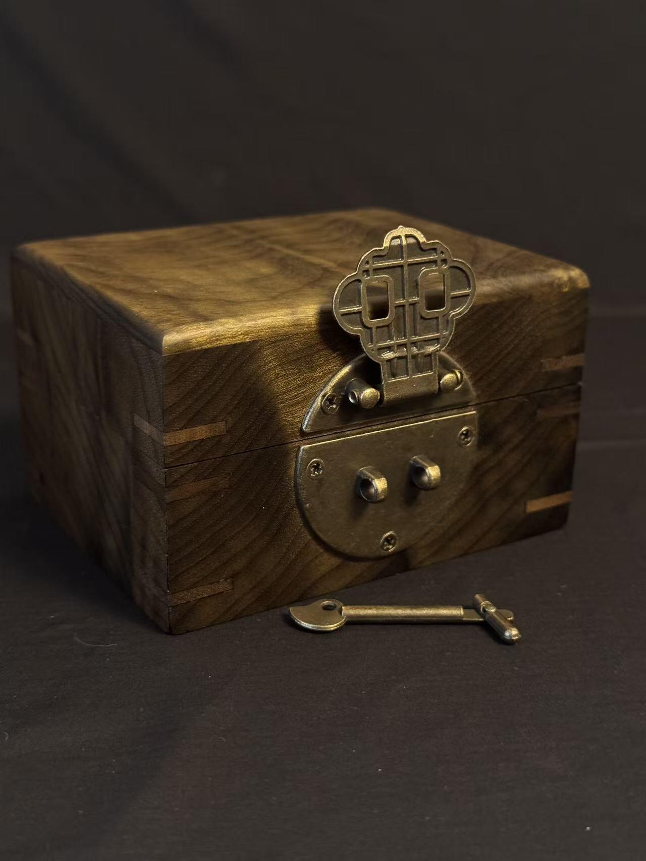 零元拍：精工手做金丝楠阴沉木满水波满纹满金丝首饰盒/品香盒，尺寸：100.5/79.5/61MM。