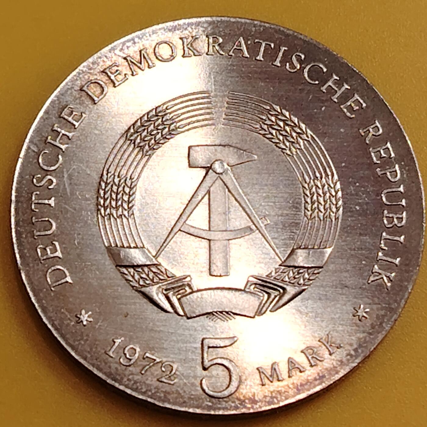 布加迪🐬～世界钱币(上海)🌾第 288 期 /  各国套币和散币 东德 1972年 约翰内斯.勃拉姆斯 5马克铜镍合金纪念币