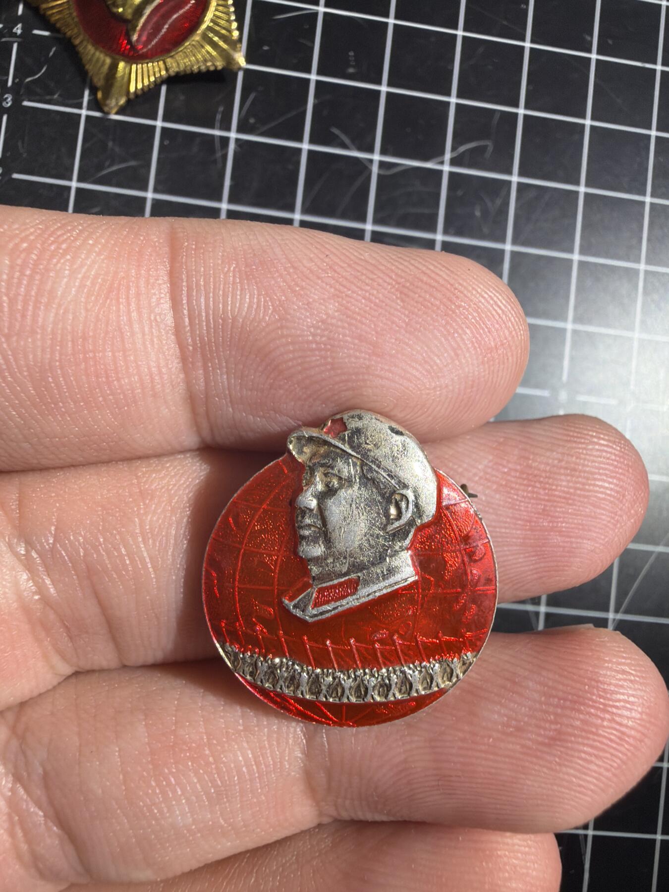 古冰库章牌勋赏收藏0起拍卖 少见军帽地球异型