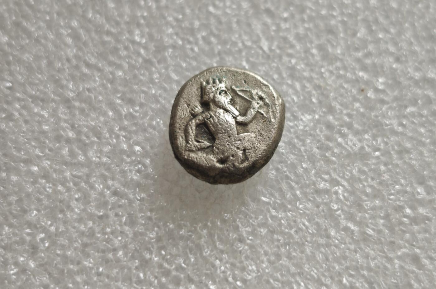 瓶子🏺第236期拍卖会  这是阿契美尼德（波斯）王朝的典型银币古波斯阿契美尼德王朝（Achaemenid Empire，公元前550-330年）