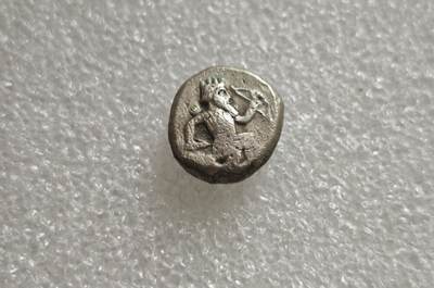 瓶子🏺第236期拍卖会 -  这是阿契美尼德（波斯）王朝的典型银币古波斯阿契美尼德王朝（Achaemenid Empire，公元前550-330年）