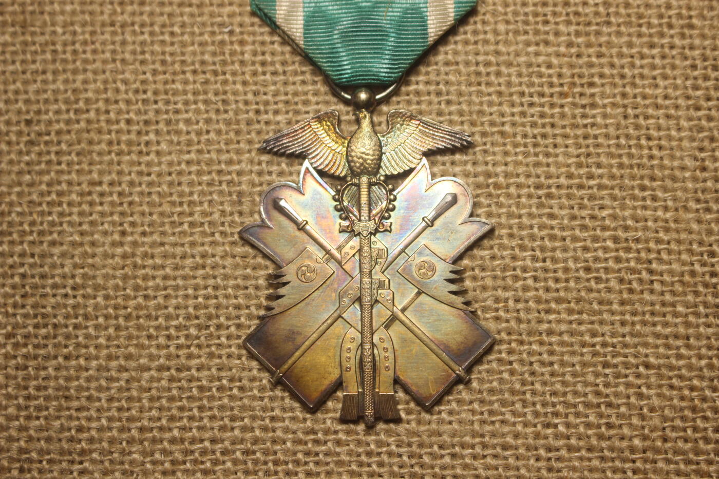 2026.4.11苏、日主题拍卖 六等金鵄章，明治式样，银质镀金，近库存品相