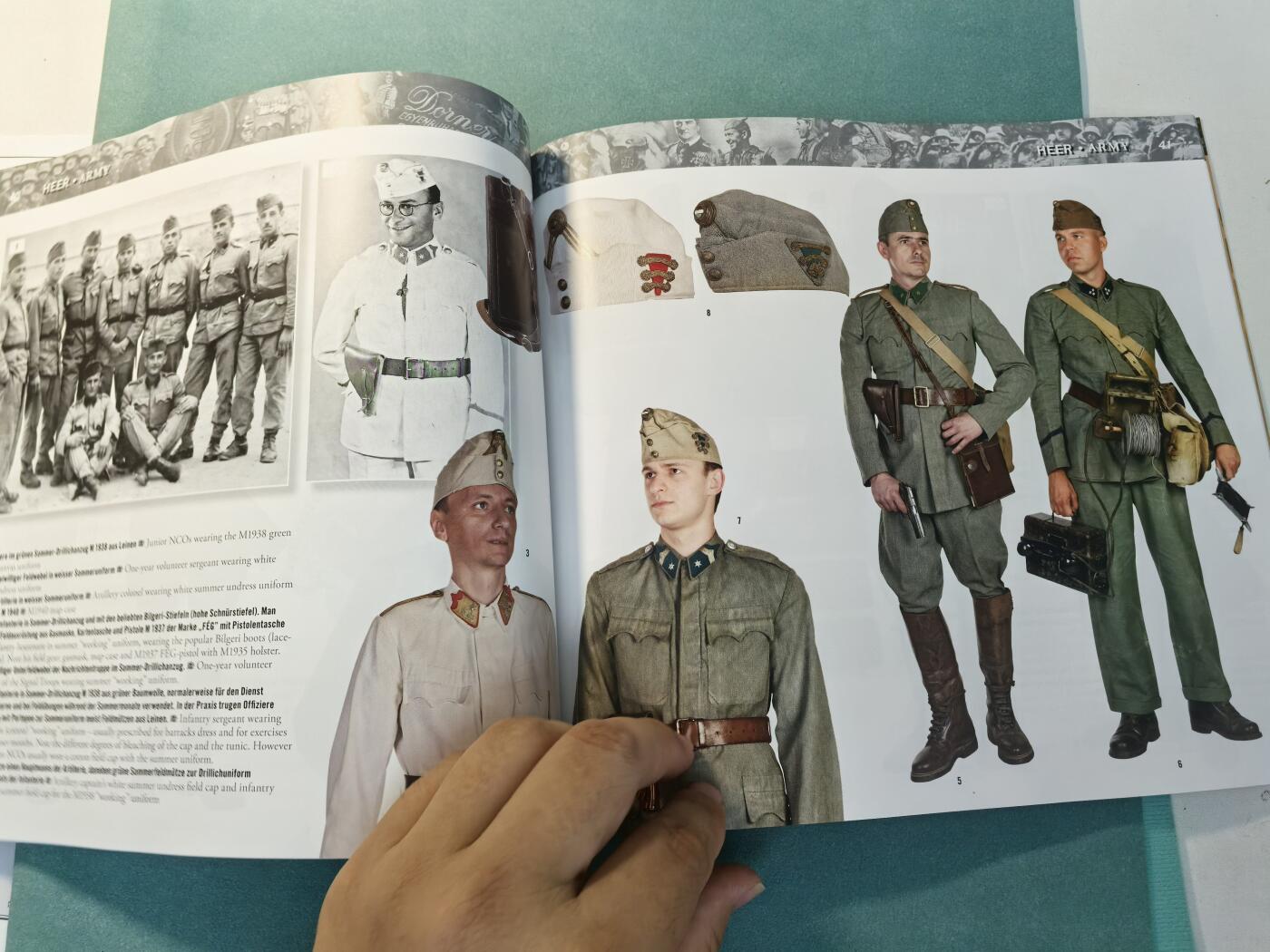 盛世勋华——号角文化勋章邮票专场拍卖第313期 匈牙利出版 匈牙利二战陆军制服 非常专业的文献