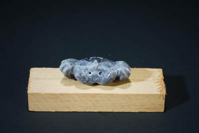 上海都达杂项专场六十九【全场包邮】 - 天然和田玉精雕《八方来财》小摆件 连座96-186