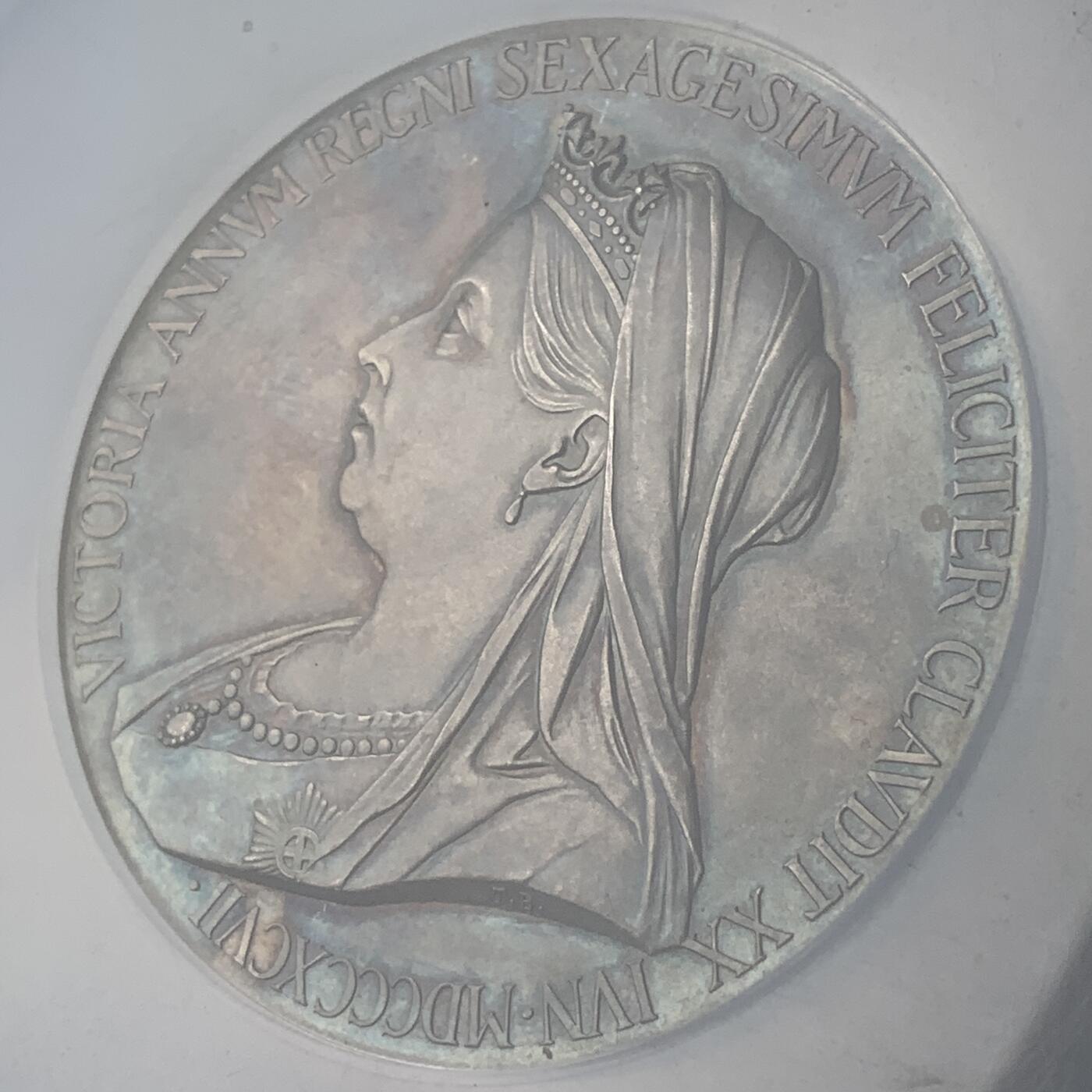 掌中浮雕-藏着的欧洲第057场 NGC MS63 : 1897年英国维多利亚女王登基60周年纪念银章, 55mm