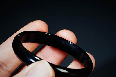 上海都达杂项专场102【全场包邮】  天然黑玛瑙手镯 附鉴定证书96-29