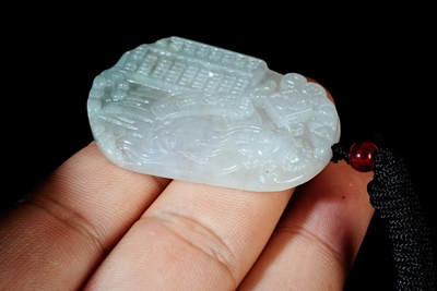 上海都达杂项专场102【全场包邮】  天然冰种翡翠（A货）精雕《财神爷》挂件 附鉴定证书96-10