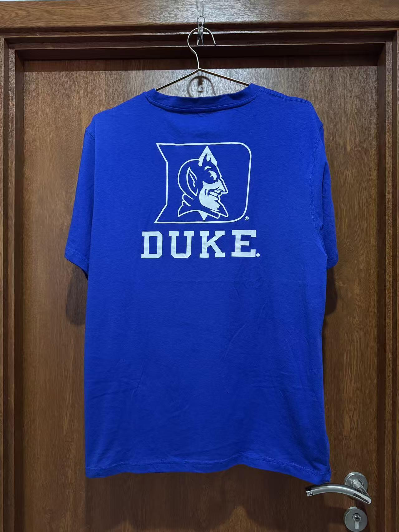 零元拍：两场96分，改写NBA新秀历史的状元狂潮的缔造者库珀·弗拉格以及杜克银河战舰队友，同样最佳新秀有力竞争者超越库里的男孩康·克努佩尔以及今年10号秀马卢阿奇三签2025赛季杜克大学男篮“疯狂三月”投篮T恤！