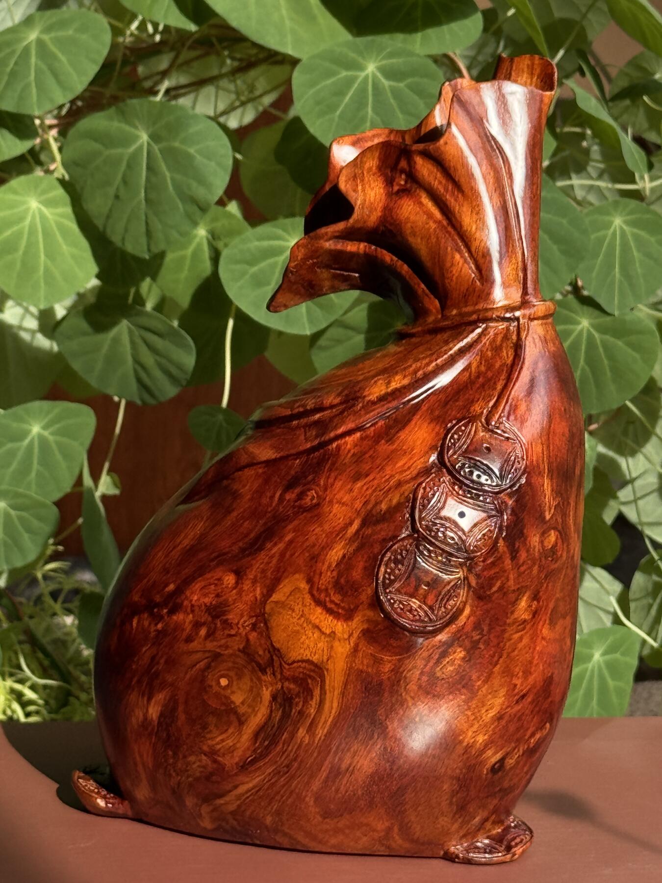 零元拍：越南黄花梨风水摆件钱袋子大摆件，满花精工。尺寸约：24/15CM。