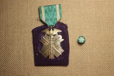 2026.4.11苏、日主题拍卖 - 六等金鵄章，明治式样，银质镀金，近库存品相