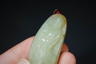 上海都达杂项专场102【全场包邮】  天然和田玉精雕《持莲观音》挂件 附鉴定证书96-36