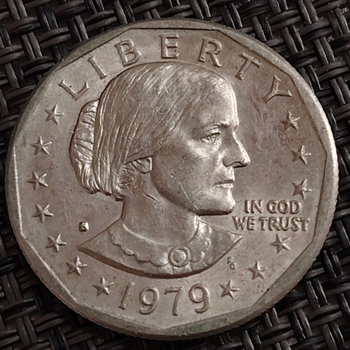 布加迪🐬～世界钱币(上海)🌾第 288 期 /  各国套币和散币 美国🇺🇸 1979年 1美元 萨卡加维亚妇女苏珊 老鹰铜镍27mm