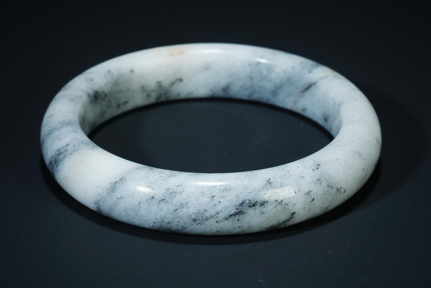 上海都达杂项专场六十九【全场包邮】 天然和田玉点墨青花手镯96-31