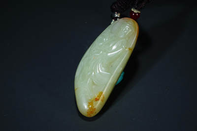 上海都达杂项专场六十九【全场包邮】 - 天然和田玉精雕《持莲观音》挂件 附鉴定证书96-36