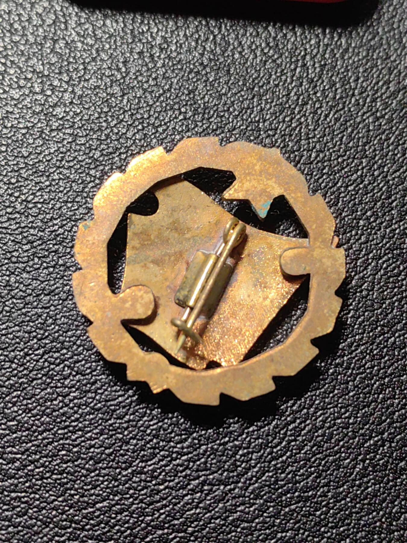 靖甫拍卖第九场 匈牙利社会主义工人旅奖章带盒