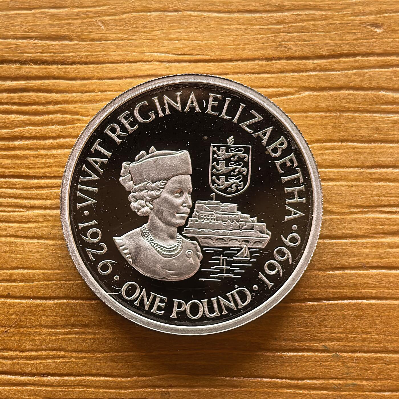 道一币馆币章第一百七十三场 根西岛1996年伊丽莎白二世70寿辰1镑精制银币  9.5g 925s
