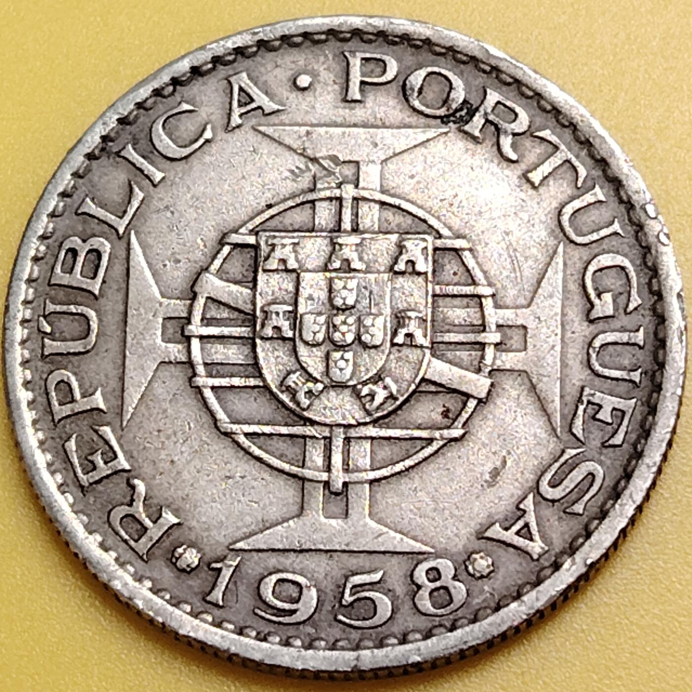 布加迪🐬～世界钱币(上海)🌾第 288 期 /  各国套币和散币 葡属帝汶 1958年 1埃斯库多 26.5mm