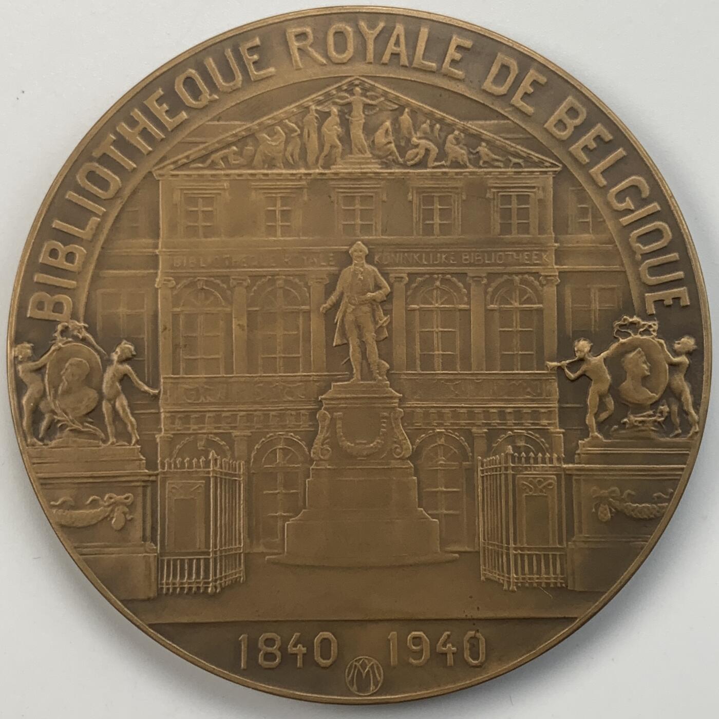 掌中浮雕-藏着的欧洲第057场 1940年比利时皇家图书馆公众开放一百周年纪念铜章，70mm；  比利时艺术勋章之友#69——Centenary of the openingof the royallibrary to the public  雕刻家：Pierre Theunis   