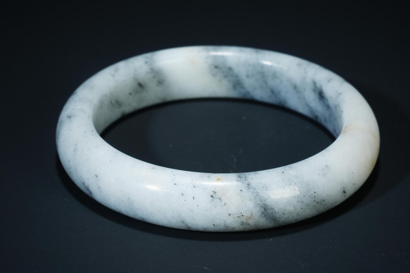 上海都达杂项专场六十九【全场包邮】 天然和田玉点墨青花手镯96-31