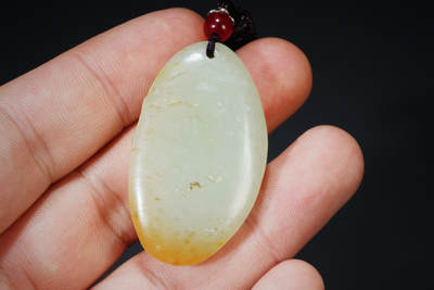 上海都达杂项专场102【全场包邮】  天然和田玉精雕《一鸣惊人》挂件 附鉴定证书96-34