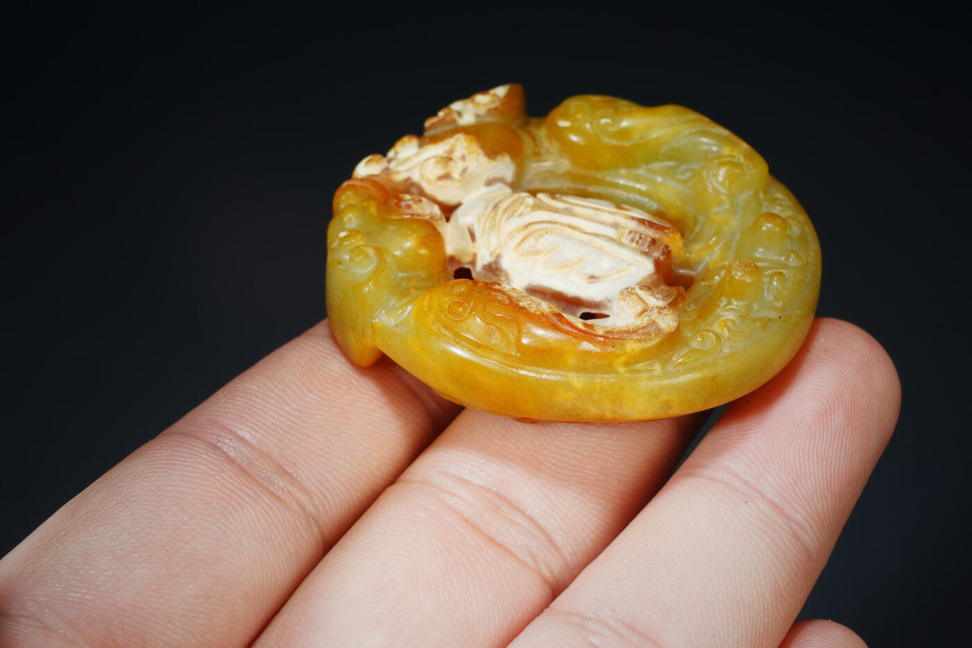 上海都达杂项专场六十九【全场包邮】 古玉双龙护卫玉佩96-48