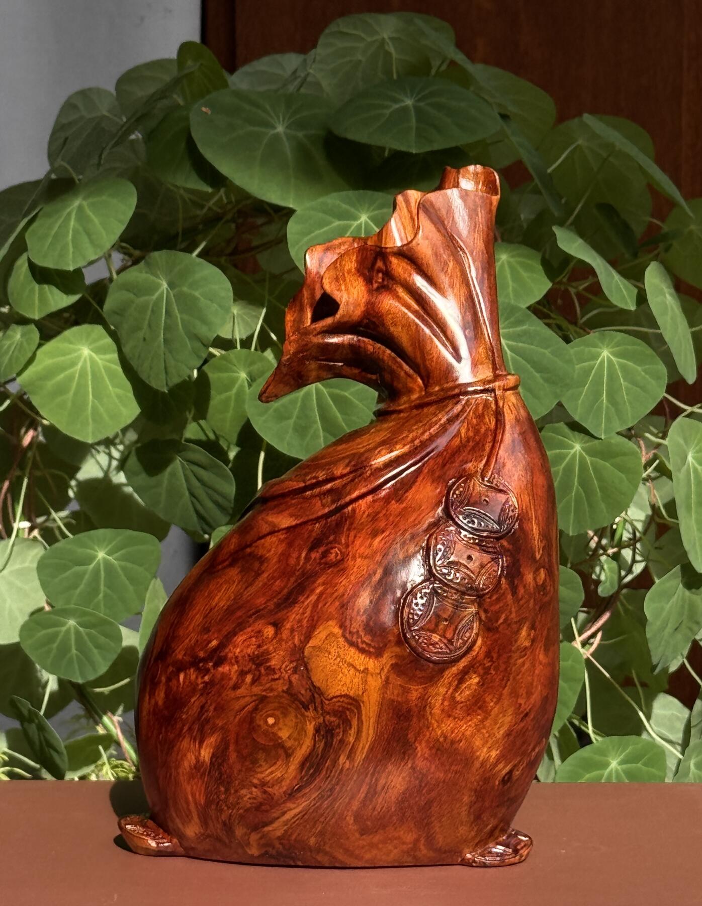 零元拍：越南黄花梨风水摆件钱袋子大摆件，满花精工。尺寸约：24/15CM。