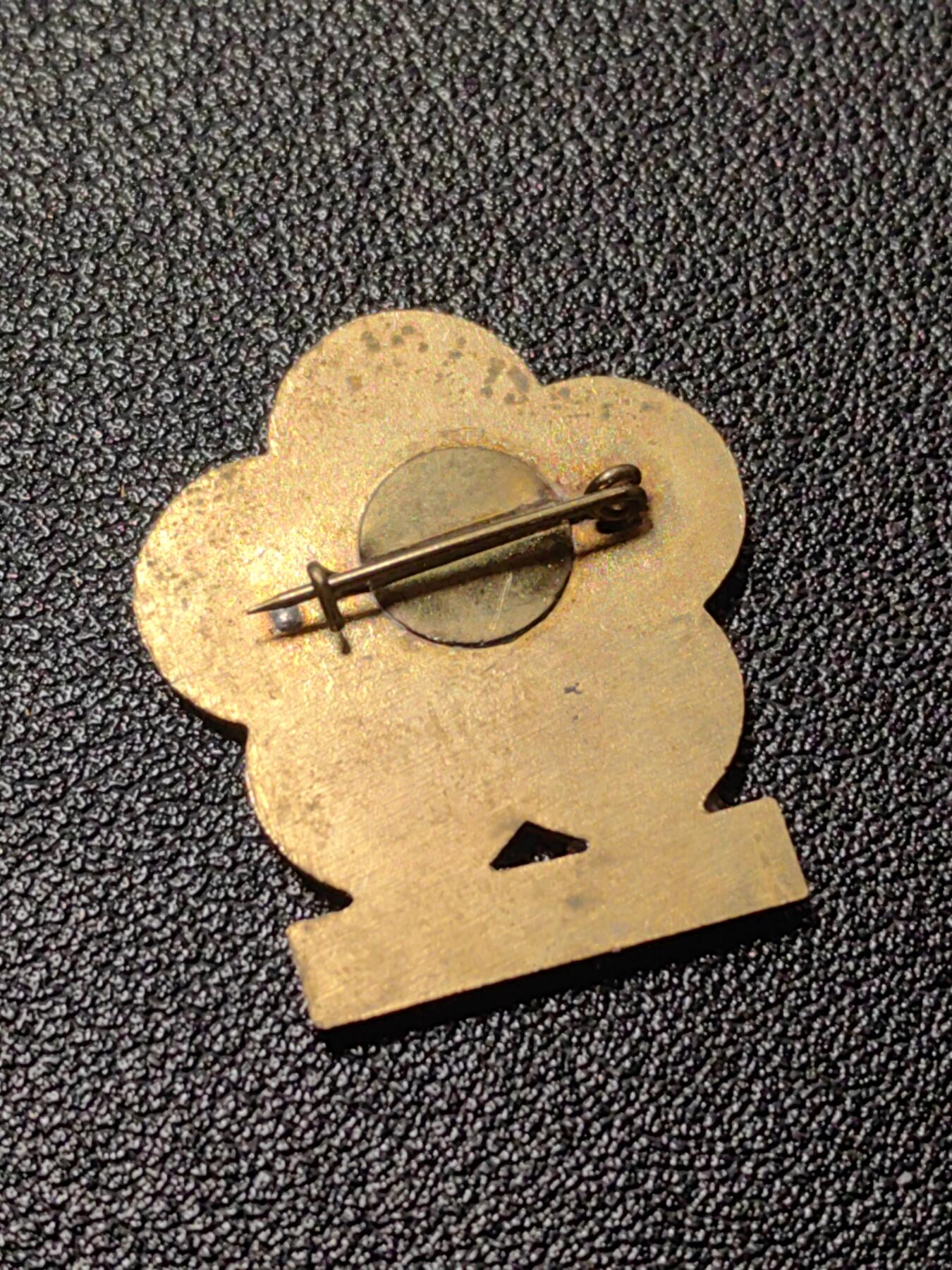 靖甫拍卖第九场 世界青年学生联欢节 1968保加利亚 匈牙利代表团证章