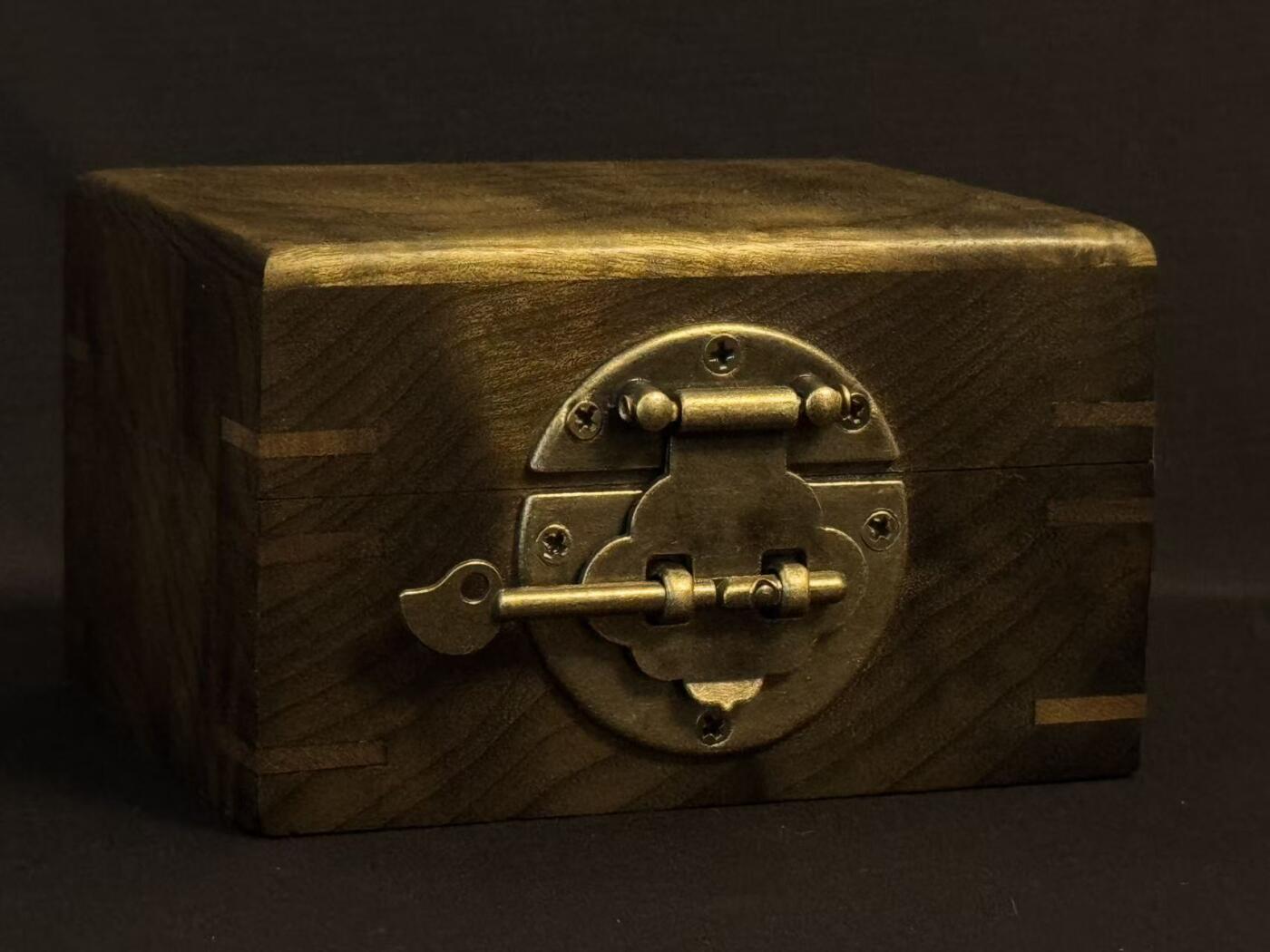 零元拍：精工手做金丝楠阴沉木满水波满纹满金丝首饰盒/品香盒，尺寸：100.5/79.5/61MM。