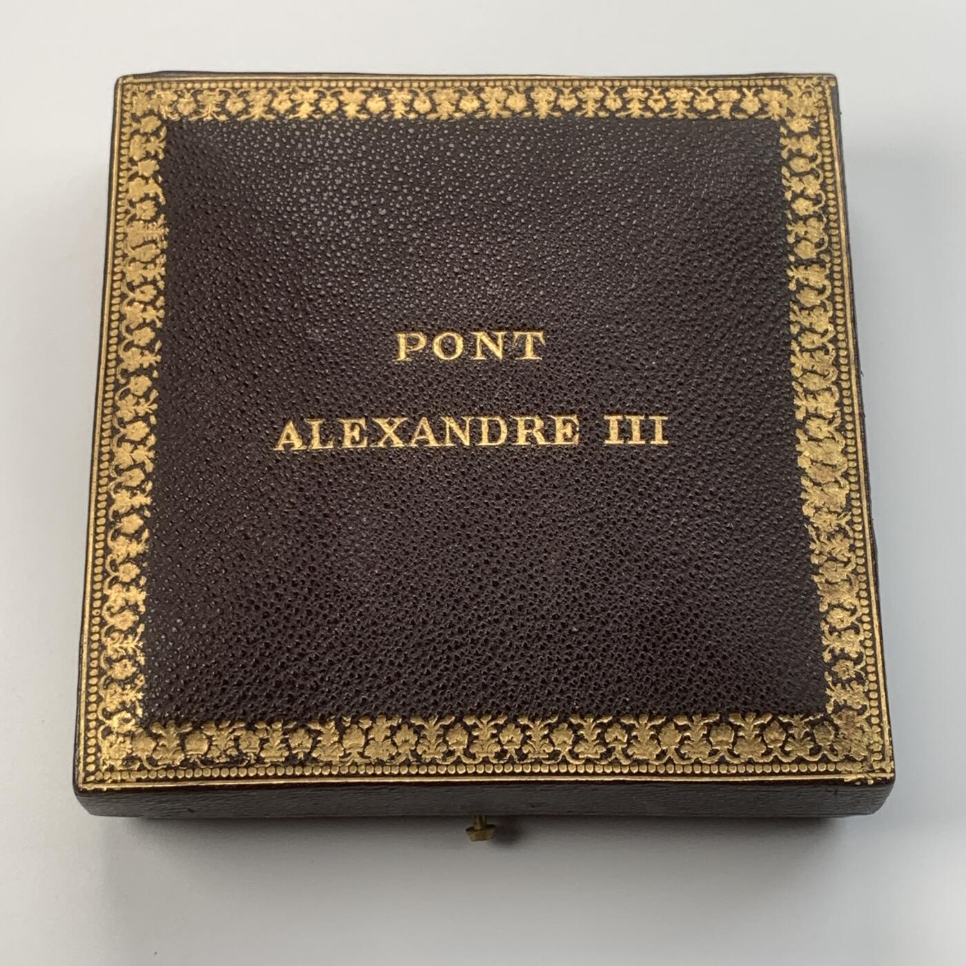 掌中浮雕-藏着的欧洲第057场 1900年沙俄/法国亚历山大三世大桥揭幕铜章, 70mm，Daniel-Dupuis 雕刻 ,原盒