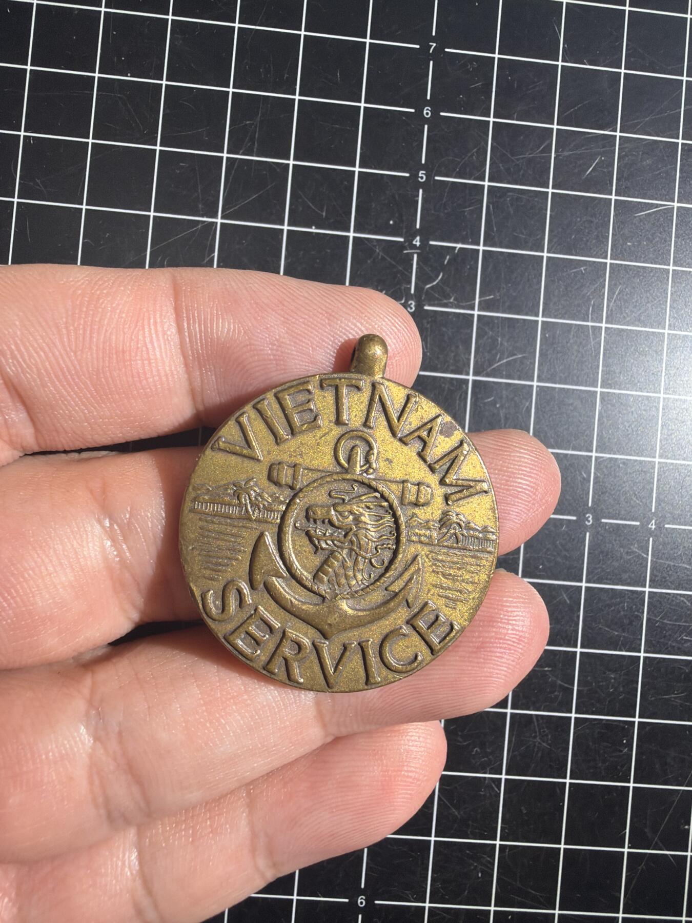 古冰库章牌勋赏收藏0起拍卖 美国海军商船队 越战奖章 越南服役章头