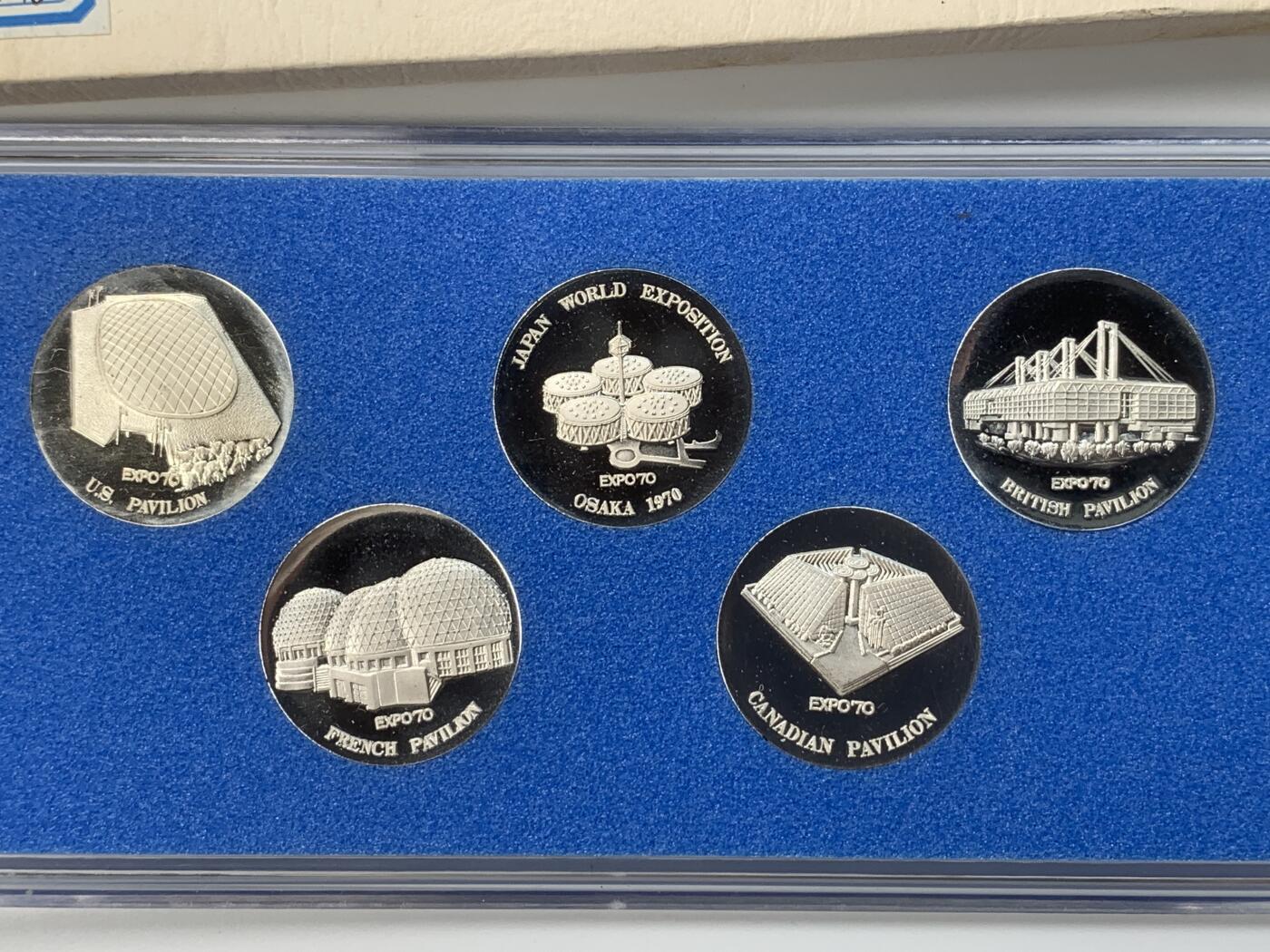 掌中浮雕-藏着的欧洲第057场 1970年日本世博会金属纪念章一套（5枚），30mm，UNC状态，亚克力盒子可以打开