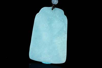 上海都达杂项专场102【全场包邮】  天然冰胶绿翡翠（A货）精雕《不动明王》挂件 附鉴定证书96-8