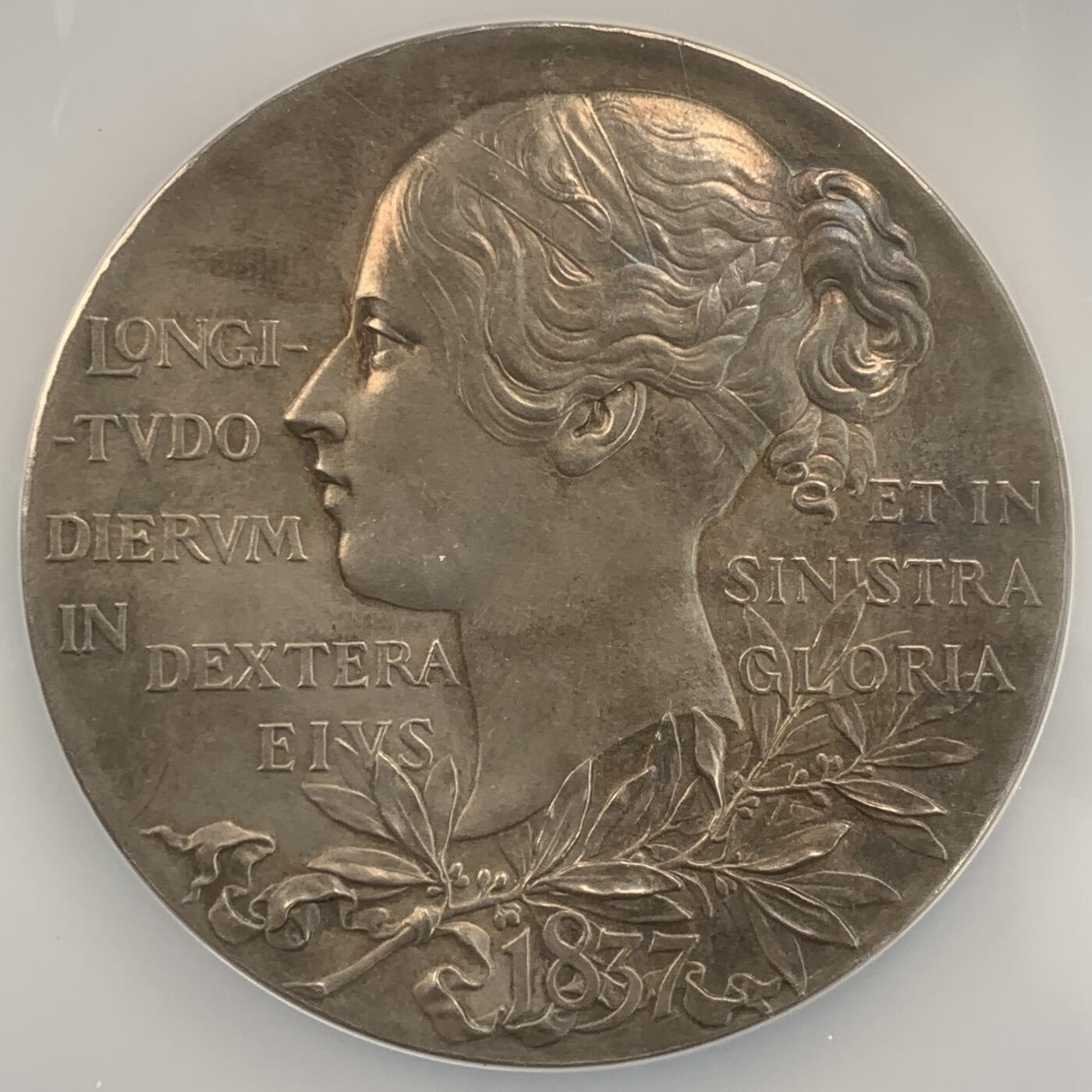 掌中浮雕-藏着的欧洲第057场 NGC MS63 : 1897年英国维多利亚女王登基60周年纪念银章, 55mm