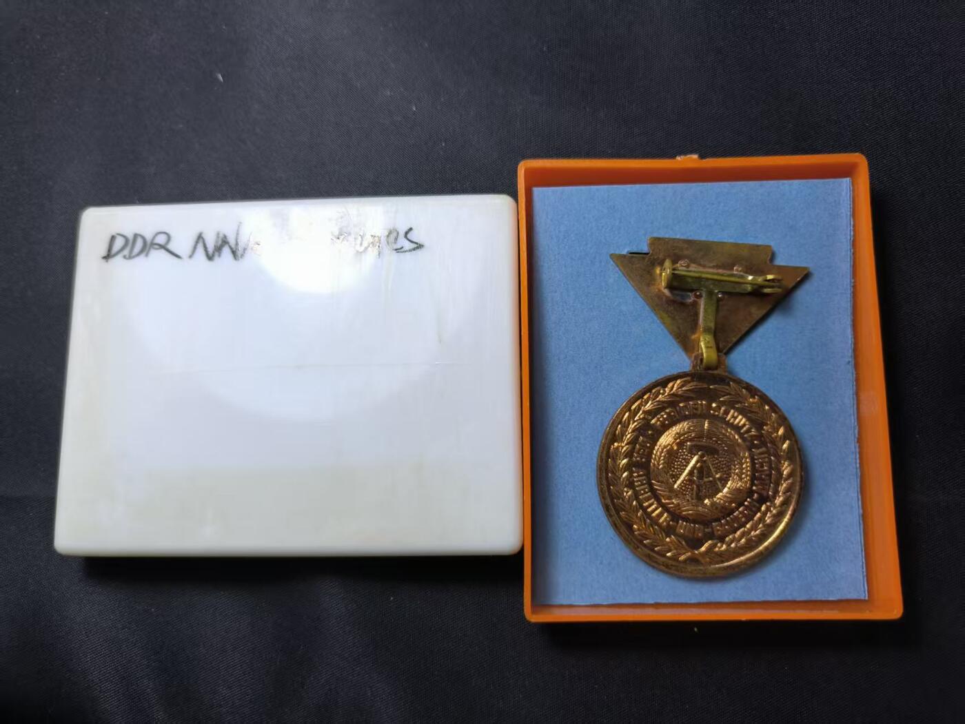 云宸嘉赏-勋臻佳藏四月精品甄选场次（低佣 一元一手） 民主德国人民军预备役军官奖章带盒